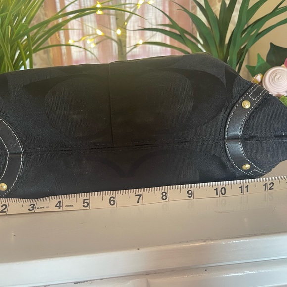 MAKE ME AN OFFER ::: COACH bag - 9” high with dust bag included - Picture 5 of 13